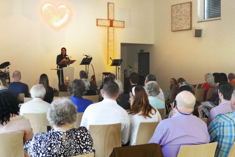 Gottesdienst um 10 Uhr mit einem Impuls. 