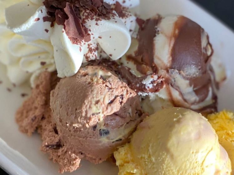 Beispielbild für Hausgemachtes italienisches Eis mit Sahne