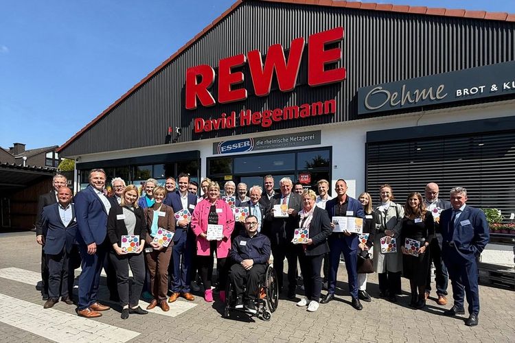 Minister Laumann besucht Rewe Markt