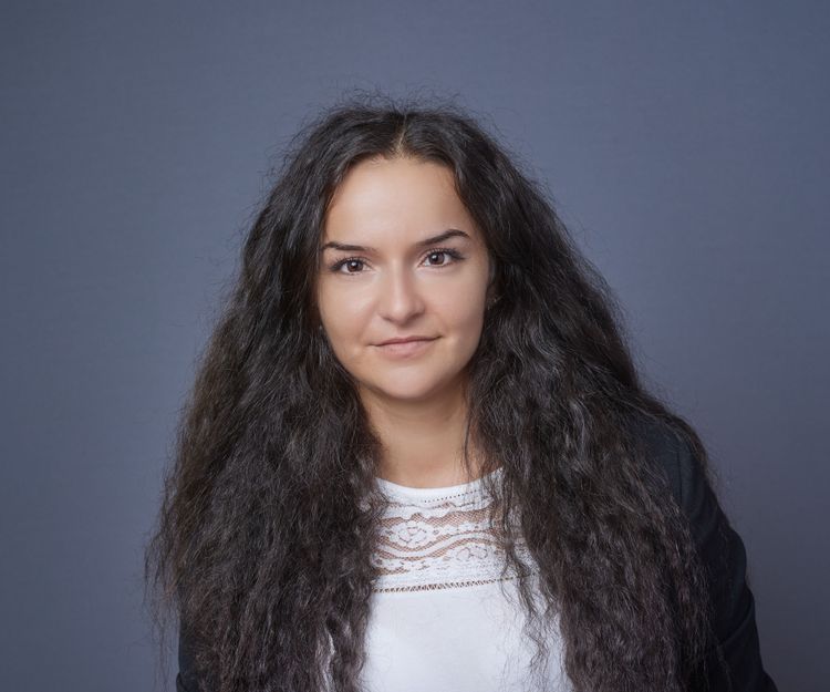 Kontaktbild von Frau Lyuba Minich