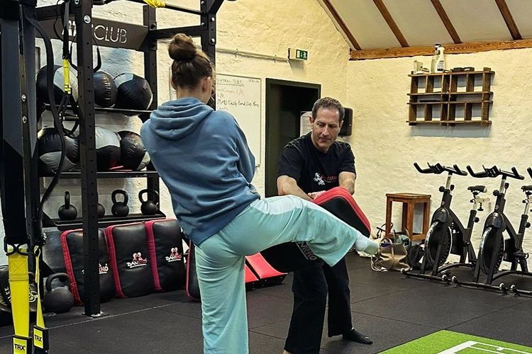 Kostenlose Selbstbehauptungskurse für Mädchen