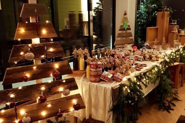 Sonntag, 11.12. ab 15 Uhr LICHTERMARKT um das CLW