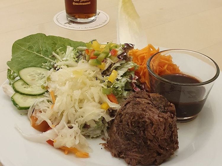 Beispielbild für Brauhaussalat mit Pulled-Beef-Terrine