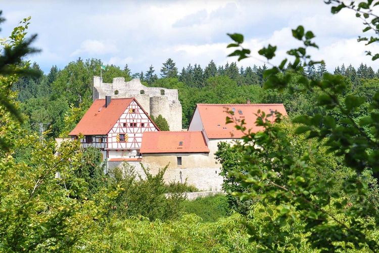 Mundartfeschd uff dr Burg Derneck