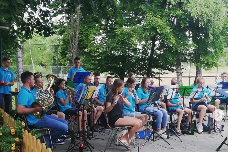 Jugendorchester der Musikvereine Köngen und Wendlingen beim Sommerbiergarten