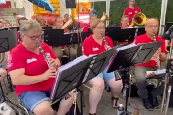 Arbeit, Kameradschaft und Party