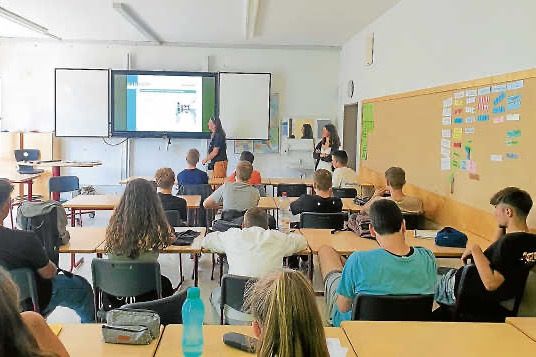 Hast Du schon mal was von einem FSJ oder BFD gehört?