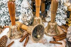 Hohoho – wenige Bronzeglocken stehen zum Kauf