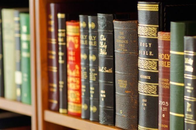 Sonntag, 10.9.  12.30 Uhr „Jehovas Herrschaft – unterstütze ich sie? “