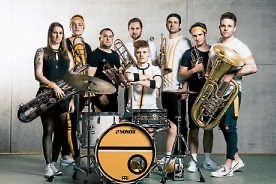 FÄTTES BLECH beim Jubiläumsfest