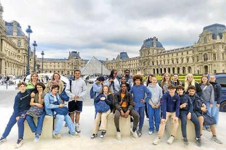 Deutsch-französische Schülerbegegnung bei Fahrt nach Paris 